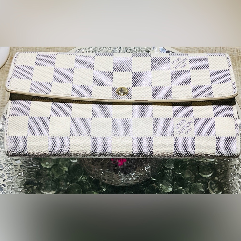 Louis Vuitton White and Gray Damier Azur Wallet (EUC)-(#0185)
